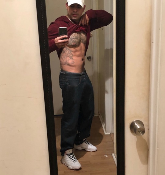 betosback: xitschulosx:  i wish i could have his D so bad! idk if this really him but fuckit i’ll take it! 😋  NEW BLOG! https://twitter.com/betomartinez18 betomartinez2008@gmail.com Beto’s Corner  https://betosback.tumblr.com/ 