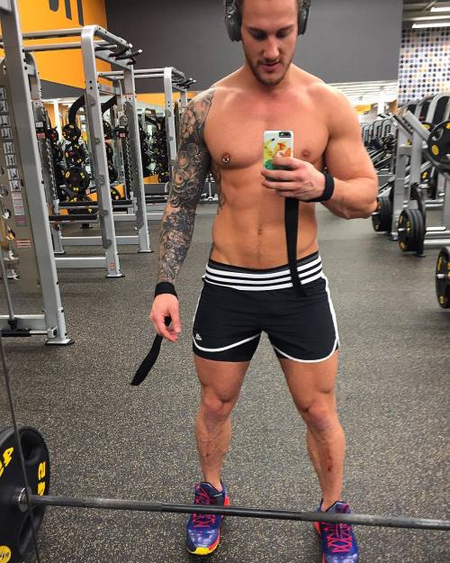 swiles89:  Valentine’s Day date night with bae. He likes to use straps and get rough. Hence the bleeding calves.  (at Fit 4 Less)