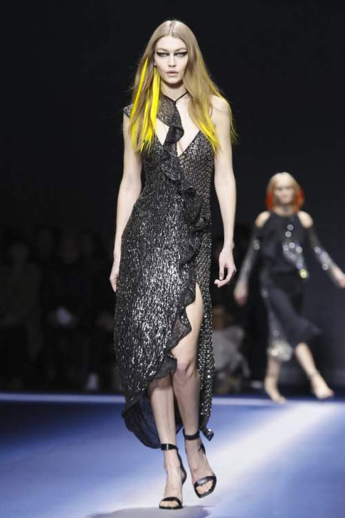  Gigi Hadid walking for Versace FW17 RTW fashion show during #MFW, February 24, 2017. 