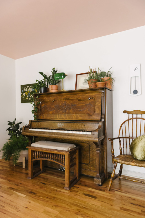 thenordroom: Salt Lake City cottage | photos by Landon Vonderschmidt | get the look: hex side table 