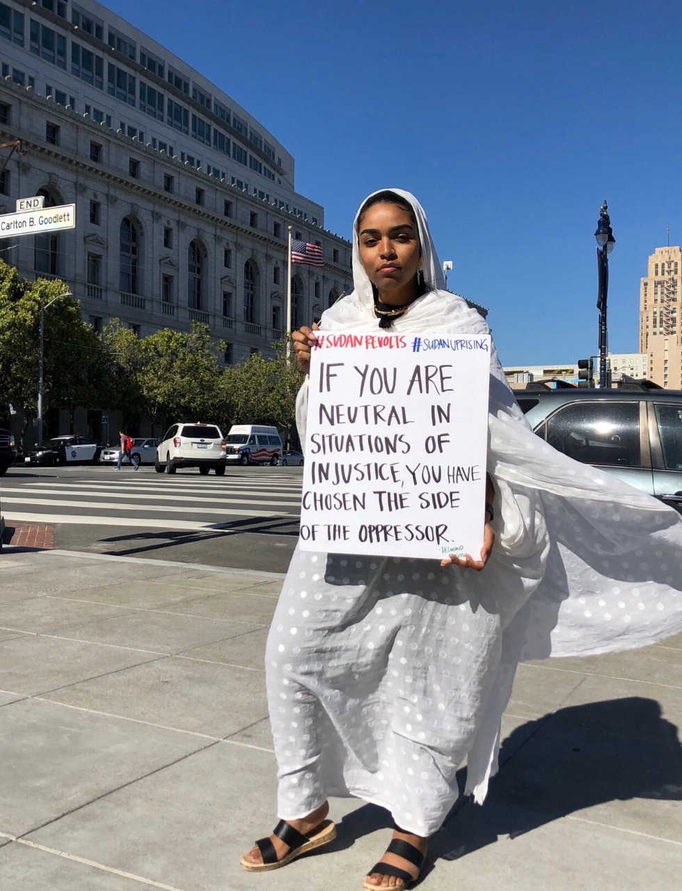 lovablys:  please pray n continue to spread awareness for the hundreds of people in sudan going through a massacre n getting tortured, murdered and raped. here is a direct link to donate.    