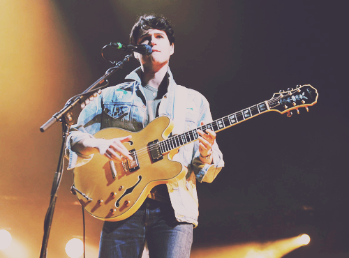 chrisfuckinbaio:  Ezra Koenig + Lip Biting at The 24th Annual KROQ Almost Acoustic Christmas 