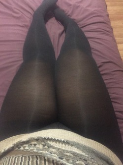 electricalhoe:  my new tights look so good on me 😌 