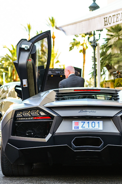 thelavishsociety:  Lamborghini Reventon by