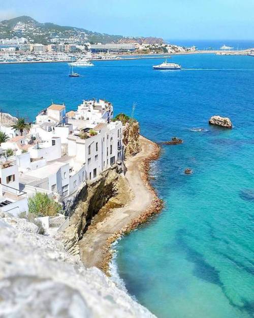 Vieste, Gargano - Puglia. repost from @paolobalsamo89 - - #vieste #gargano #mare #sea #mediterranean