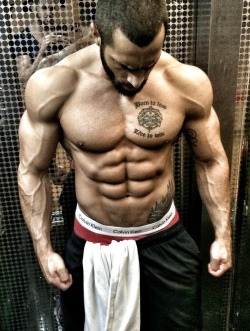 kingzeus77:  drwannabe:  Lazar Angelov  Breh