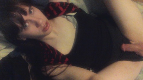 rosypics:  rosypics:horny night ~ Showing off my booty~  dont be afraid to follow my nsfw pics blog these pics get lost in my personal blog so I have rosypics to keep em around