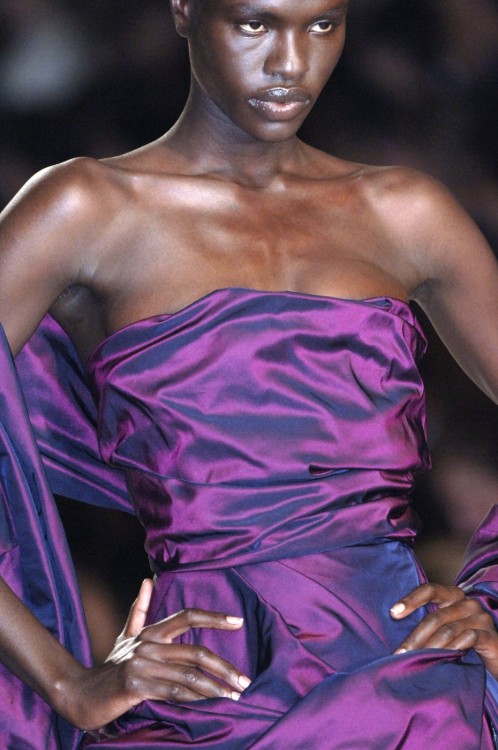 lelaid: Ajuma Nasanyana at Vivienne Westwood S/S 2007