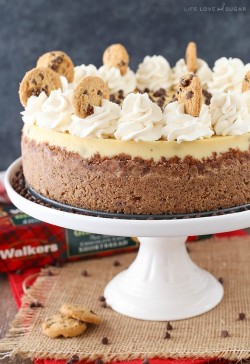 sweetoothgirl:    CHOCOLATE CHIP SHORTBREAD CHEESECAKE   