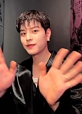 Seungmin + A Bunch Of Random Magazines Idc About, I Just Think He's Pretty.