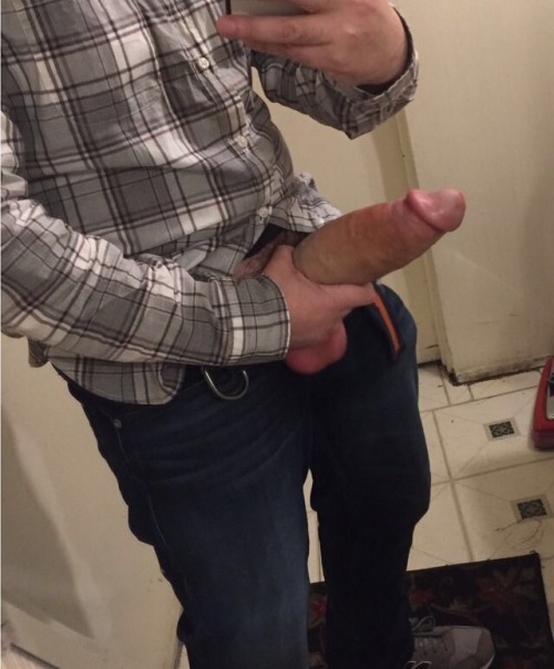 clinkerdagger: howbig8: Damnnnnn that is one thick cock  FUCK….. That’s a beautiful fat, fat cock.I’