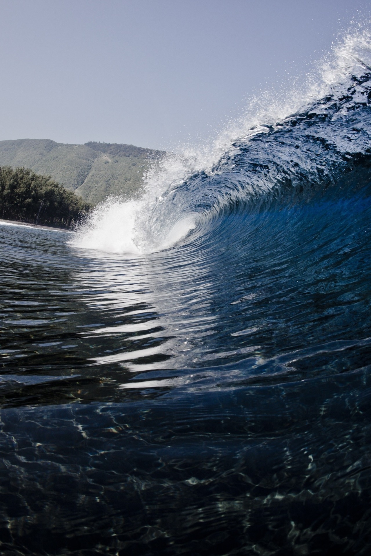 0ce4n-g0d:  Empty Wave in the Valley by coastalcreature 