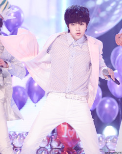 inspiritbabyvstar:  OMG >.<  