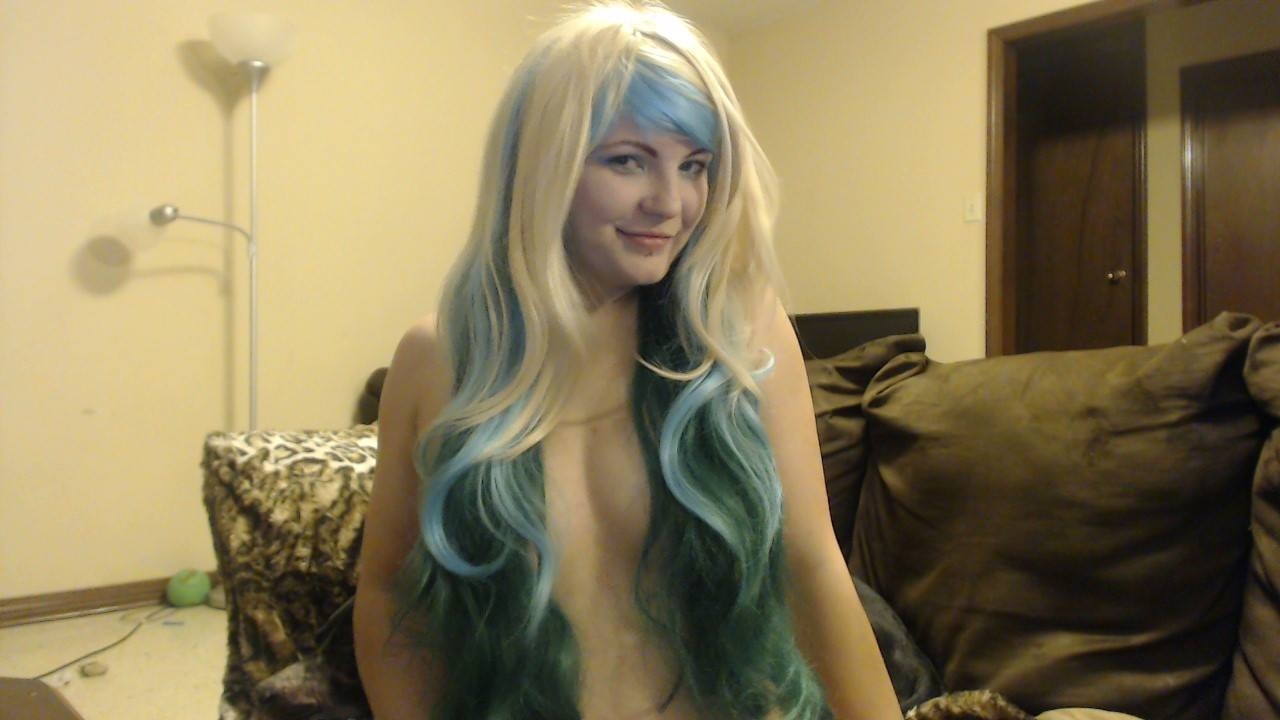 misstalilove:  kittenslovedevildogs:  Mermaid Misty!  Hey look its me!!