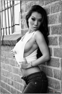 ucallthatmusic:  Asa Akira - needed to see