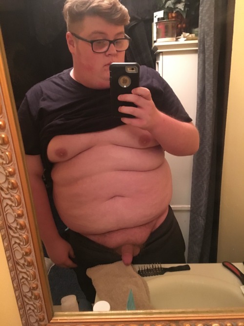 who is this big boy? i want him! porn pictures