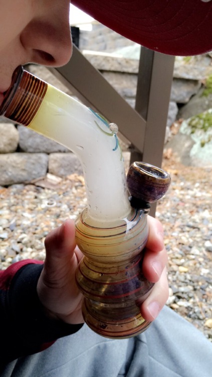 We Love To Smoke Weed