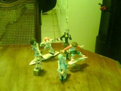 astralxocean:  my E7 gashapon figures came in today! (sorry for the shitty picture, i still have florescent lighting)   