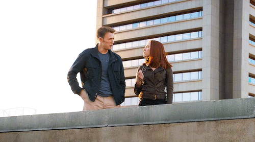 winterstar95:dailystevegifs:See you in a minute.Steve Rogers and Natasha Romanoff in the Marvel Cine