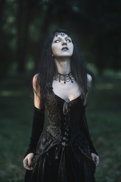 gothicandamazing:Model: Parket Photographer: Andrew Rezun Welcome to Gothic and Amazing |www.gothica