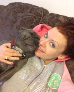 #truelove #verawang #redhead #auburn #love #frenchie #frenchiebulldog #frenchbulldog #frenchieoftheday #WindyIndi #glamourmodel #nakedface #naturalface #sleepdeprevation #family #ItsRayningPits #RaynesHouse by leah__hanna