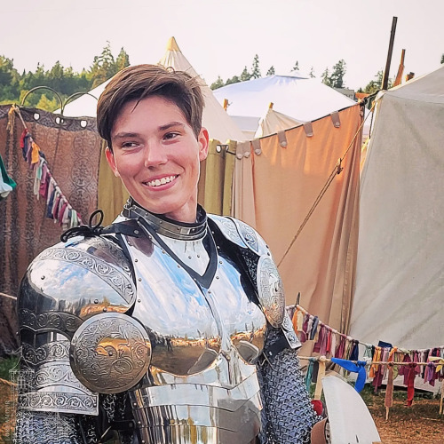 archerinventive:  Happy Faire Friday! Today I want to give a shout-out to one of