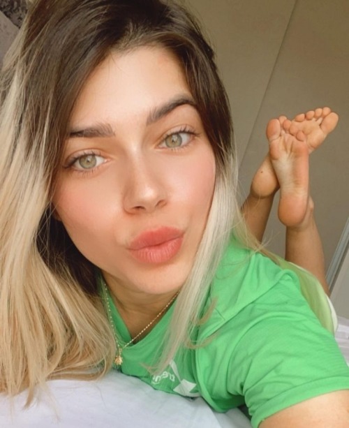 elegantsocksfan:Beautiful woman with the porn pictures