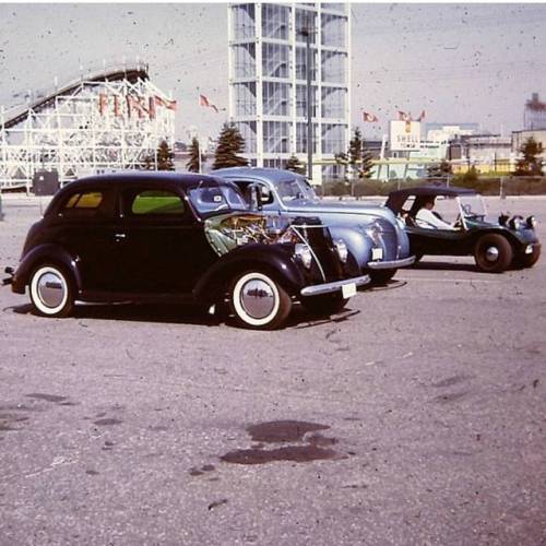 Rollin&rsquo; in style! Circa 1967 #hotrodhistory #vintagecar #nsra #nhra #hamb #oldslides #stance #