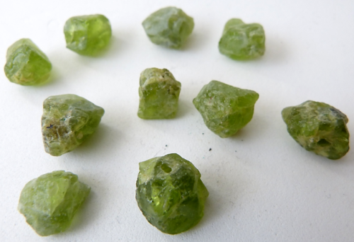 rockon-ro:Peridote crystals