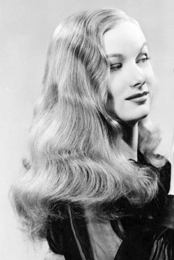 oldhollywood-glamour:  Veronica Lake