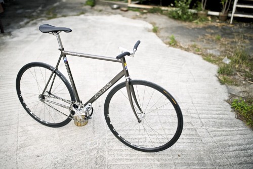 thewayisay:  bikeplanet:  Colossi Spirit Roadster  That seat stay! Oh shit!
