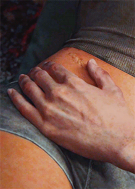 Ellie + Hands Bc Im Gay