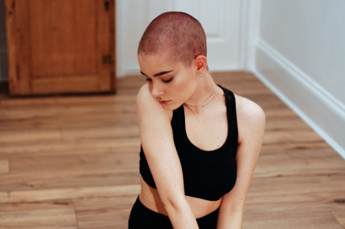 liqxr:I shaved my head for an art project - my sister took photos of me shaving my head for her art 