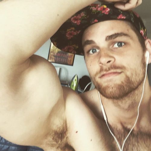 txcwbysexy:  Hottie woof woof