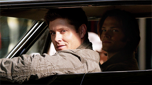sass-master-castiel:  STOP SCROLLING HOLD UP!        THIS HAS BEEN A WINKING APPRECIATION