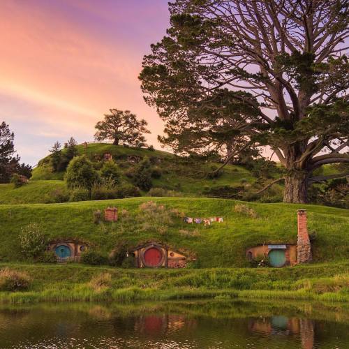 So desperate to go here @hobbitontours The Shire #RealMiddleearth #NZMustDo #LOTR #TheHobbit #Lakefr