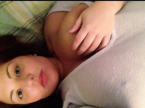 missemilyjessicaa:  Straight chillin 💋