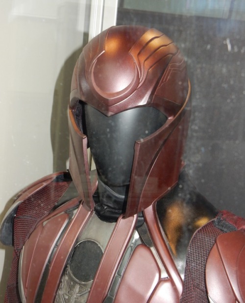 callumlynched:  jasoninhollywood:  Michael Fassbender’s Magneto costume from X-Men: Apocalypse on di