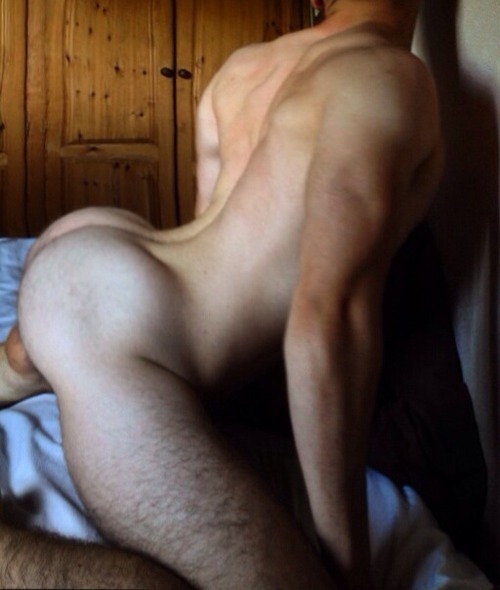 gay-wet-dreams-returns:  Oh my …. 