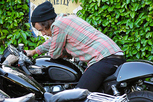 willoughbooby:  “… he drives to school every morning, while I walk alone in the rain” 