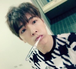 rurouneko: Donghae’s selca ori size 