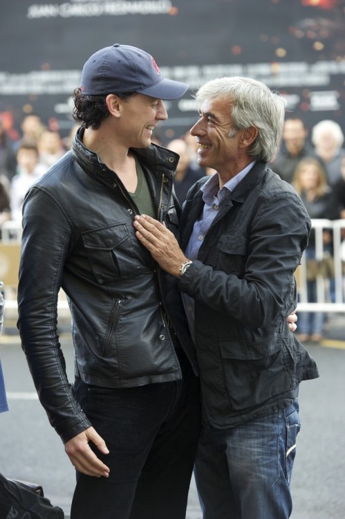 mequeme:  Antoñito Alcantara en hollibú  Esto es un forever reblog en toda regla, joder que pareja xD