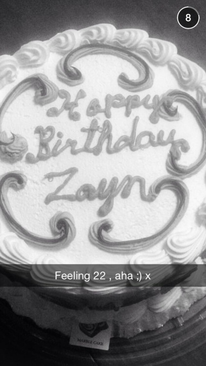 malikificent:  zainiful:  snogsniall:  Zayn on snapchat today  WHATS HIS SNAPCHAT  WHATS HIS SNAPCHAT?! 
