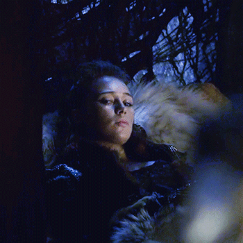 femininenachos:pretty-fly-for-a-space-bi:lexa-is-eternal:late birthday gift for @backtopandizenzerot