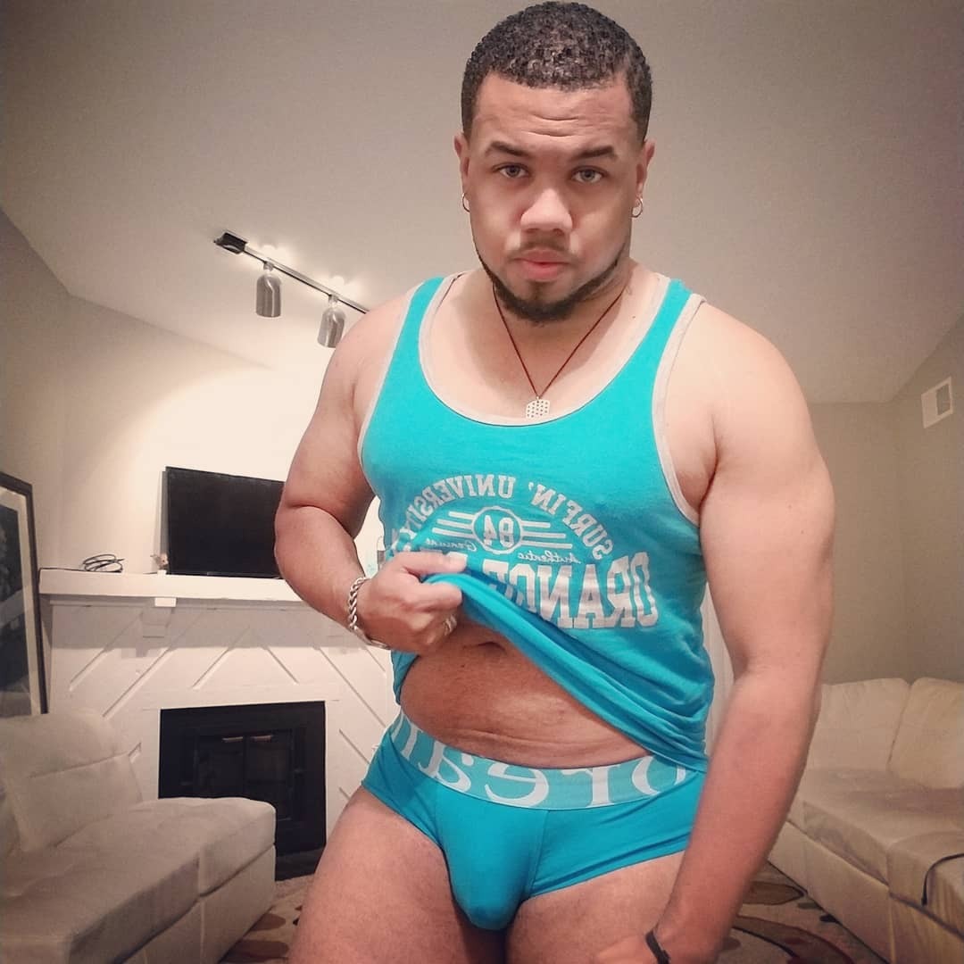bearhub:www.instagram.com/zeus214/