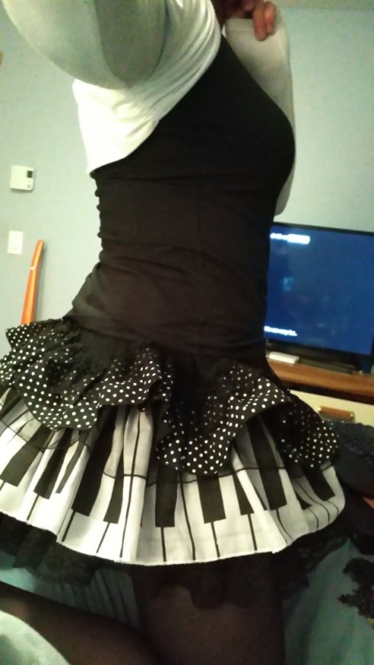 More piano skirt