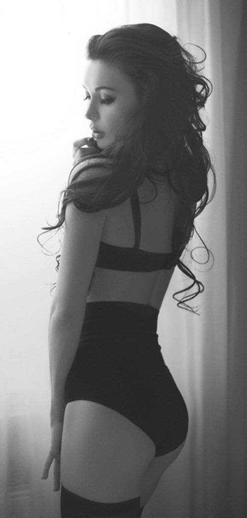 resplend3nt-rap4cious:  n-i-c-o-t-i-n-e:Instagram  ❥