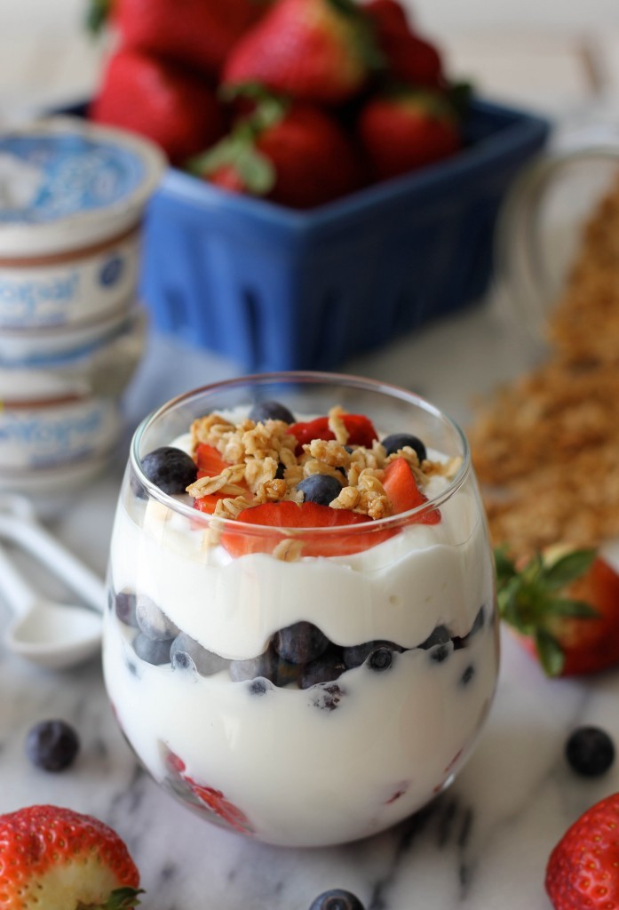 foody-goody:  Recipe: Greek Yogurt Berry Parfaits 
