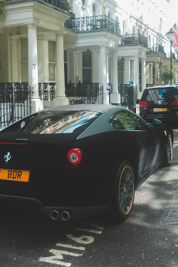 fuckyeahbestcars:  Velvet wrapped Ford GT