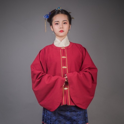 Traditional Chinese fashion, hanfu. Ming dynasty style except the sixth picture. Made by 子衣明堂